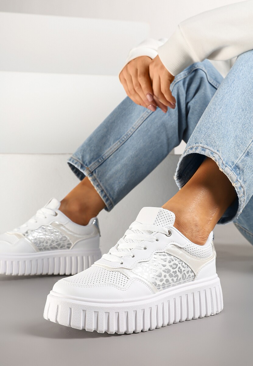 Białe Sneakersy na Platformie z Tłoczeniami Zdobione Panterkowym Printem Herraza