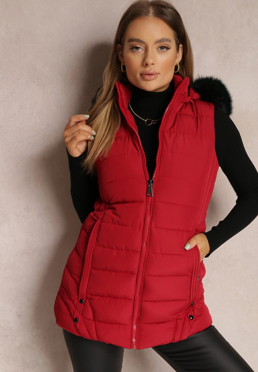 Czerwona Kamizelka Pikowana z Kapturem z Futerkiem Zelija