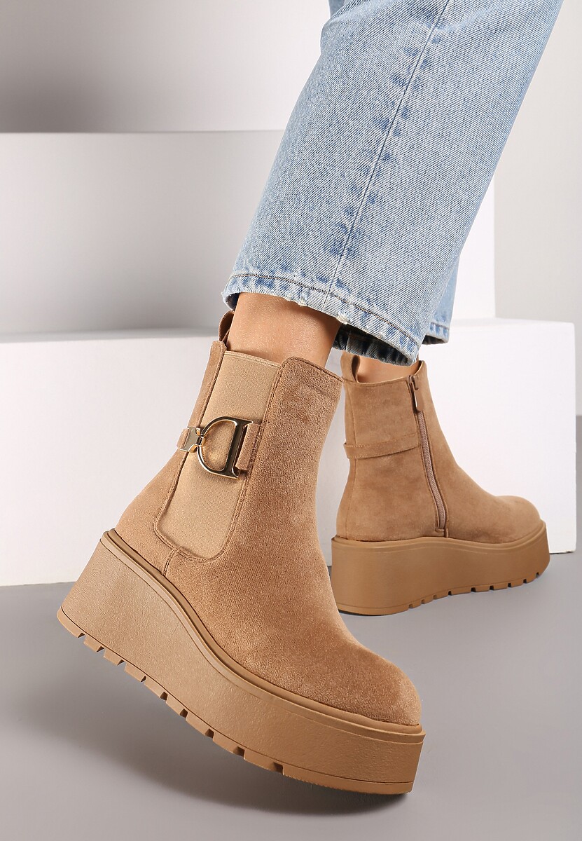 Czarne Botki Sztyblety na Platformie Wykończone Metaliczną Klamrą Vliteia