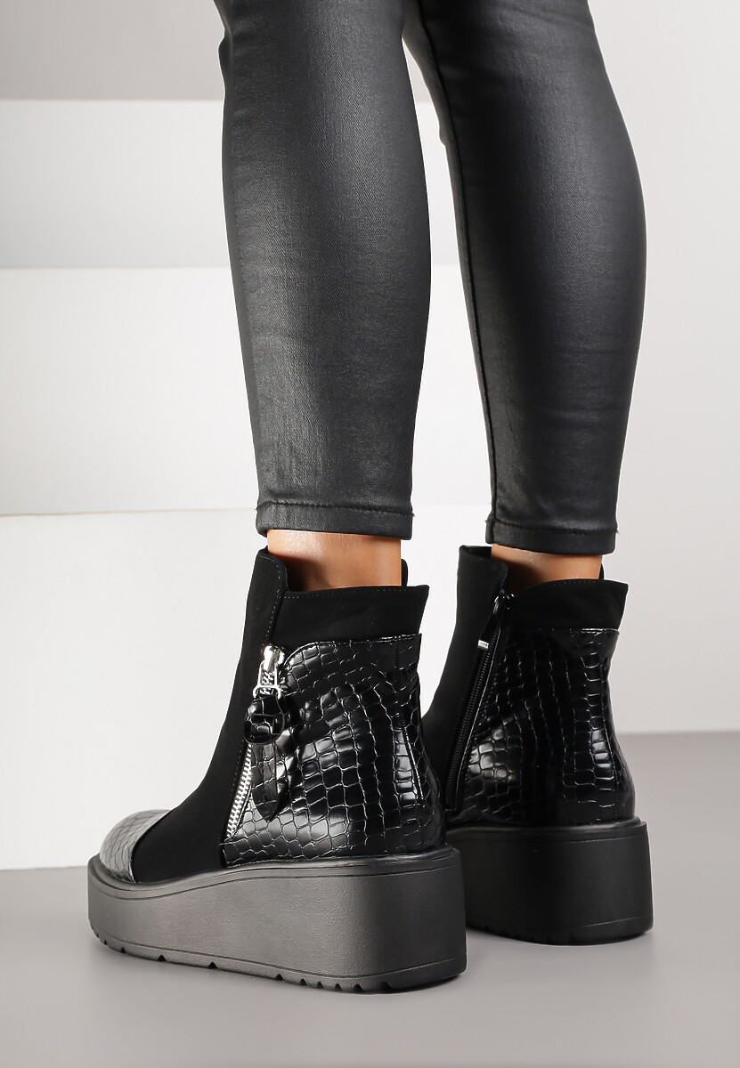 Czarne Botki Vices na Platformie Ozdobione Tłoczeniem Faleressa