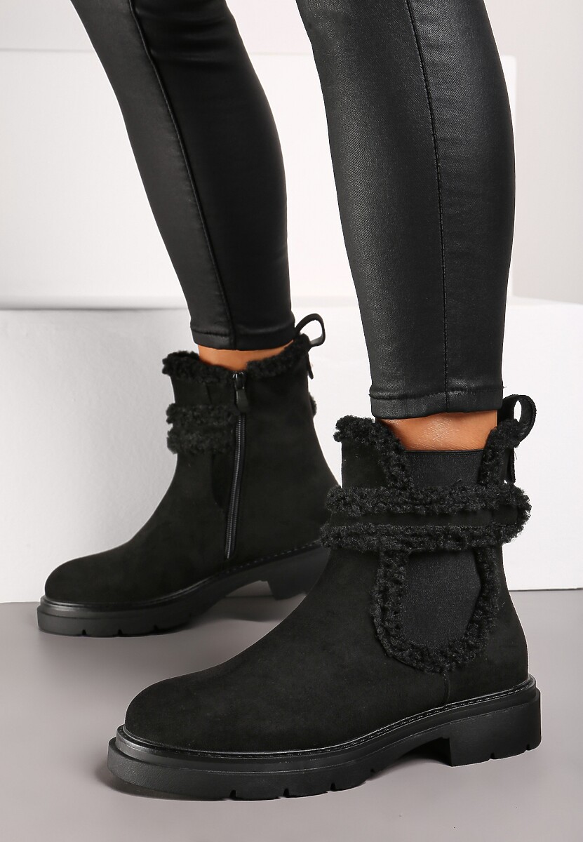 Czarne Ekozamszowe Botki Typu Sztyblety z Ozdobnymi Futrzanymi Wstawkami Inavelia