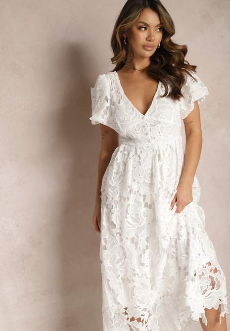 Biała Koronkowa Sukienka Koktajlowa z Głębokim Trójkątnym Dekoltem Wrenna