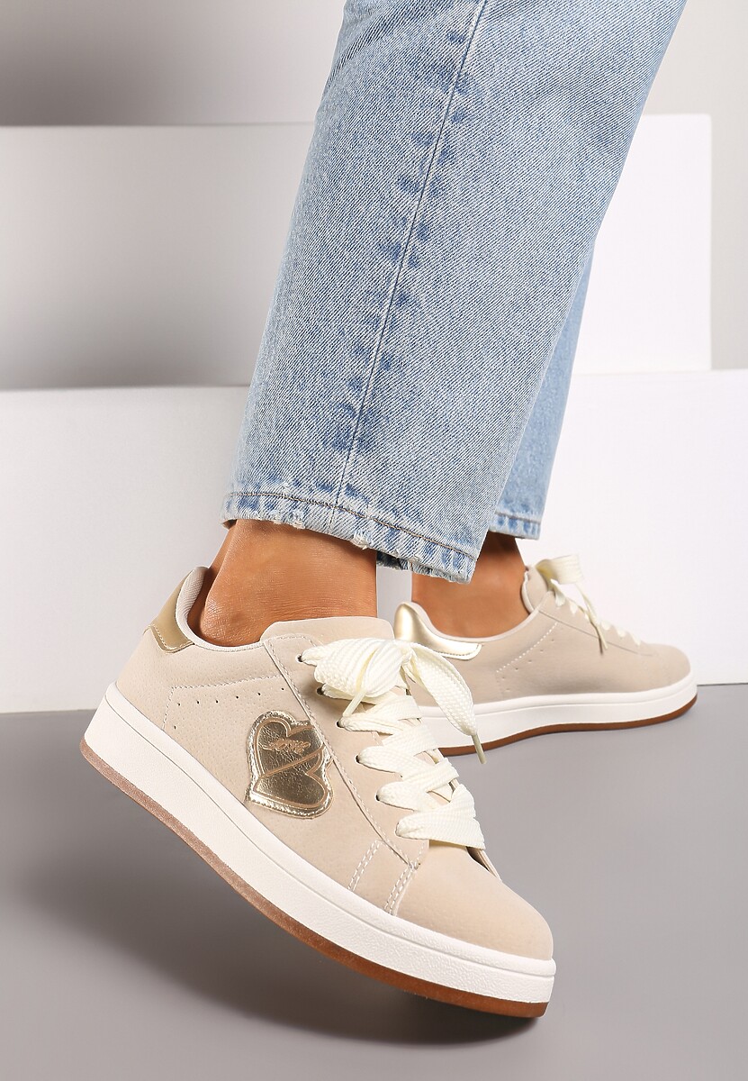 Beżowe Sneakersy z Naszywką w Kształcie Serc Usitala