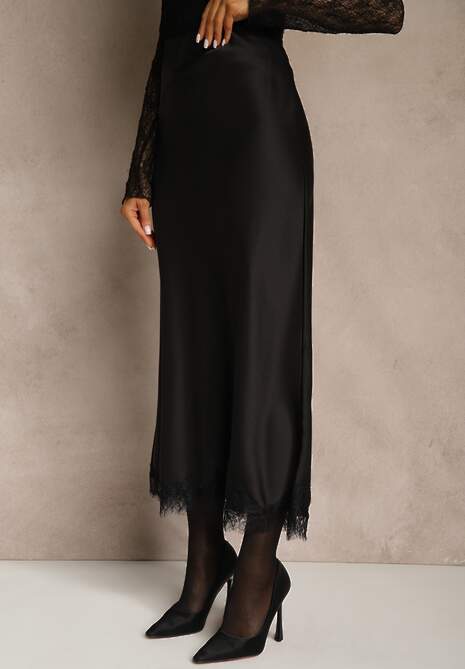 Czarna Spódnica z Satyny Zdobiona Koronką Marefera