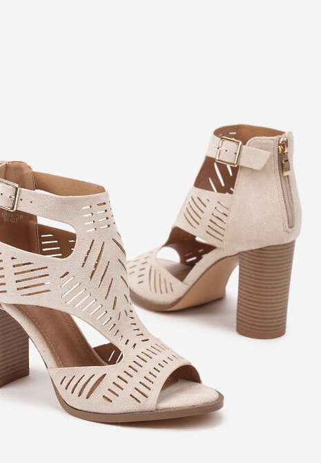 Beżowe Sandały na Słupku Ozdobione Ażurowym Wzorem Grelidi