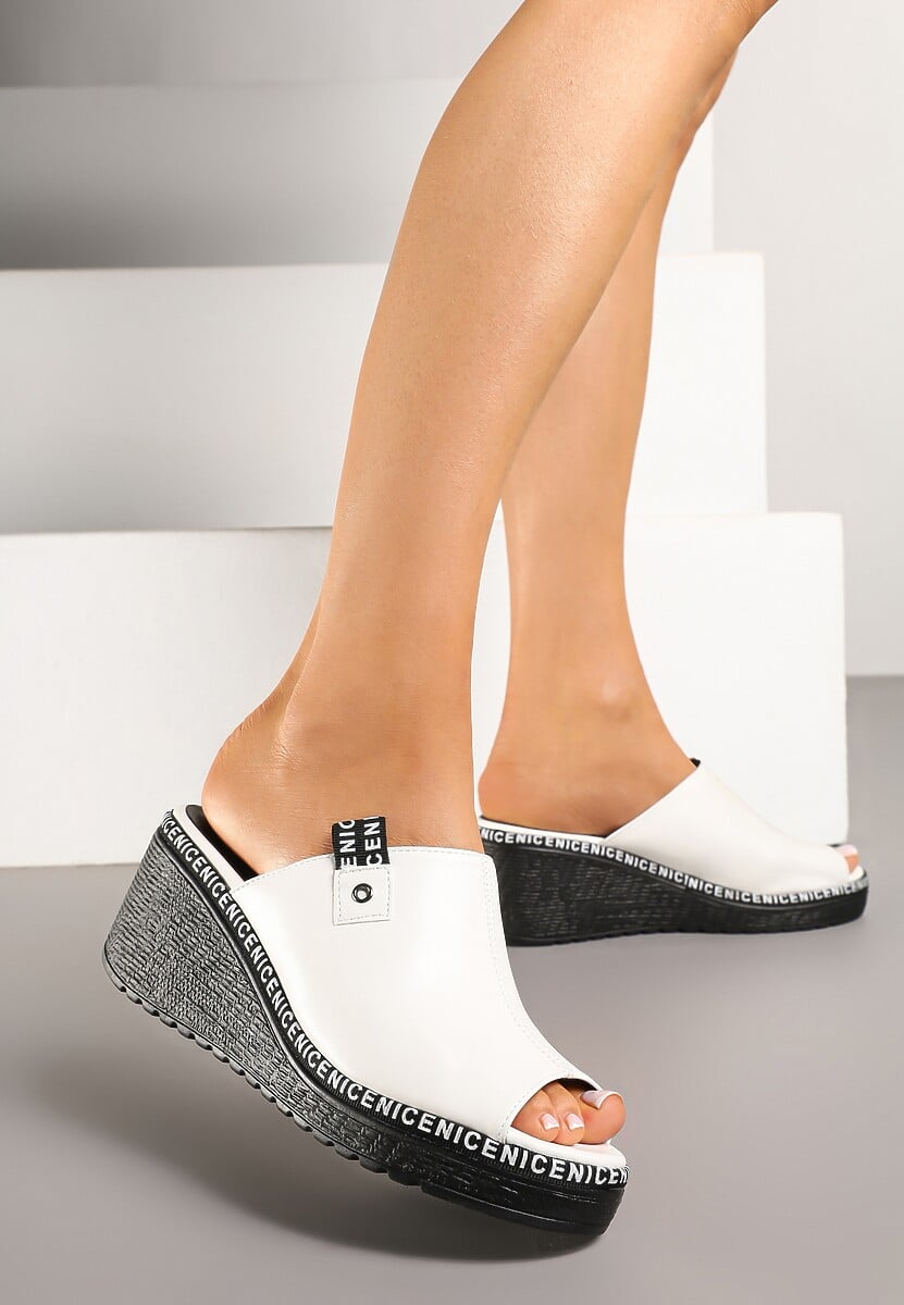 Białe Klapki na Koturnie z Otwartym Noskiem Kenara