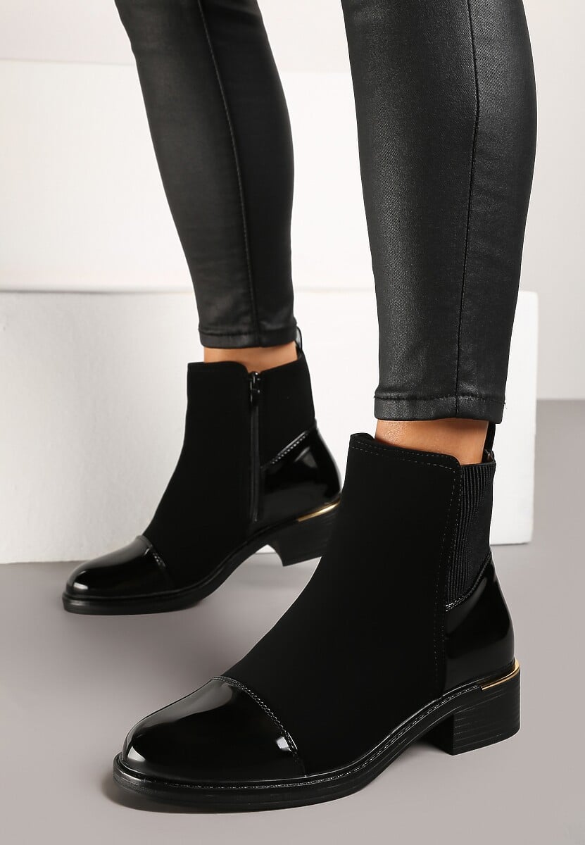 Czarne Botki Sztyblety na Słupku Ozdobione Lakierowanymi Wstawkami Sintinnira