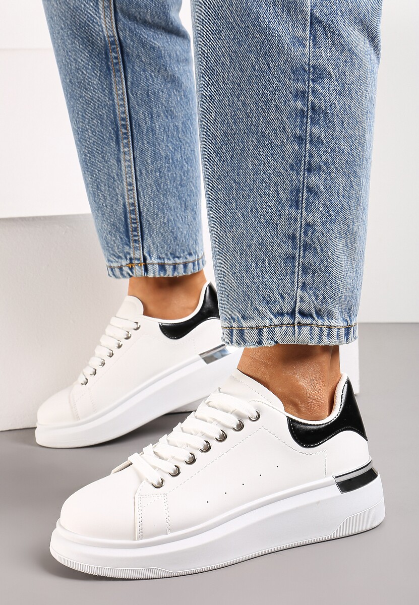 Biało-Czarne Sneakersy na Platformie z Metaliczną Wstawką Sissis