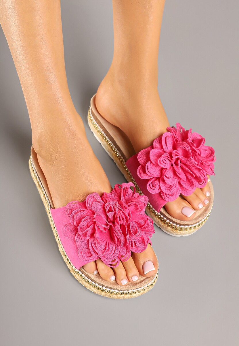 Fuksjowe Klapki na Niskiej Platformie z Ozdobną Aplikacją z Kwiatem Soprine