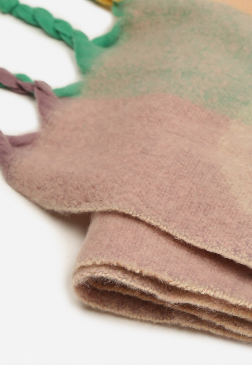 Zielony Szalik z Motywem Pasków i Warkoczami Tinalissea