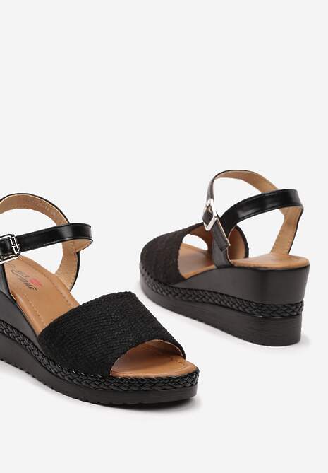 Czarne Sandały na Koturnie z Ekoskóry Zapinane na Sprzączkę przy Kostce Garnia