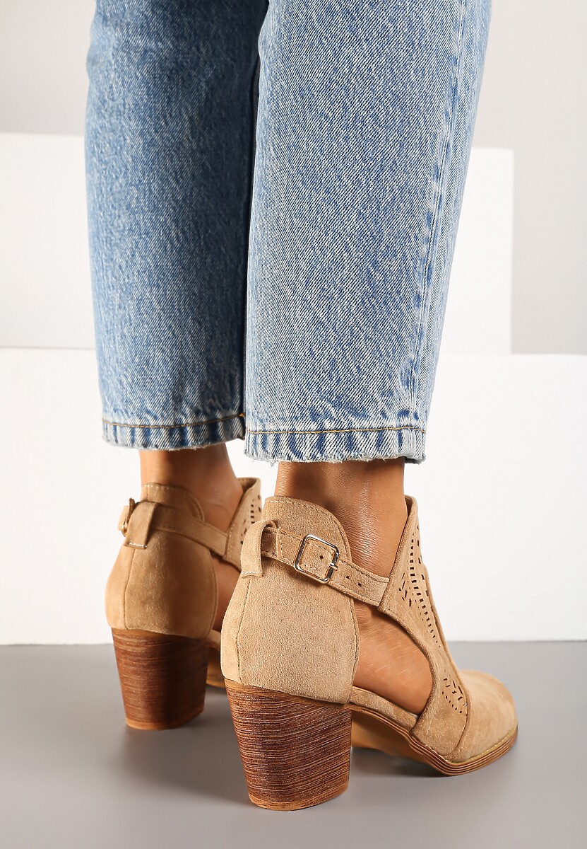 Ciemnobeżowe Ażurowe Botki Vices na Słupku w Stylu Kowbojek Ozdobione Wycięciem Isfedi