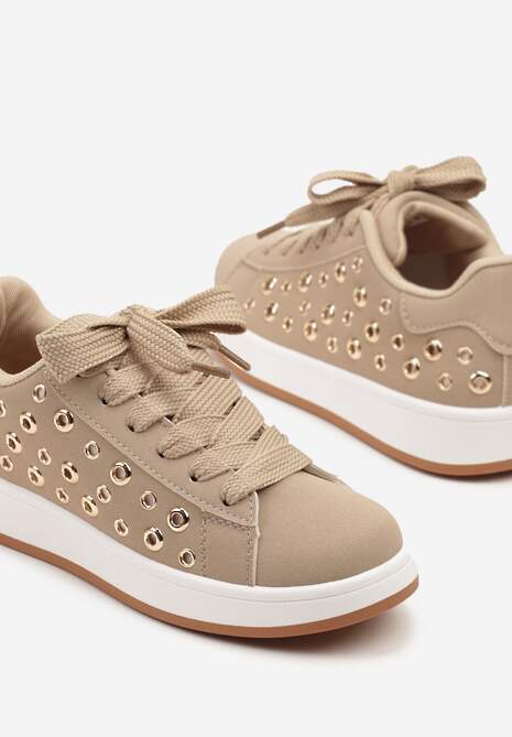 Ciemnobeżowe Sneakersy z Ozdobnymi Nitami Feloriela