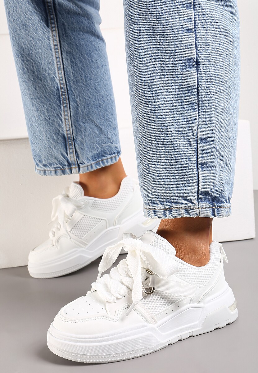 Białe Sneakersy z Ozdobnymi Sznurówkami i Grubą Podeszwą Klorimia