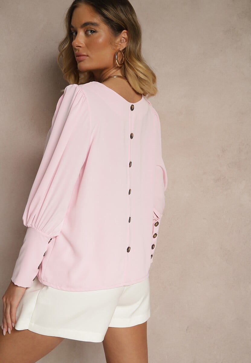 Czarna Bluzka o Kroju Nietoperza Ozdobiona z Tyłu Guzikami Jenisena