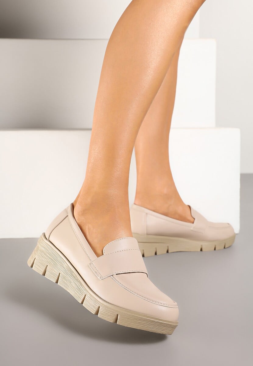 Beżowe Półbuty Mokasyny na Koturnie z Wkładką ze Skóry Naturalnej Ozdobione Paskiem Zorvia