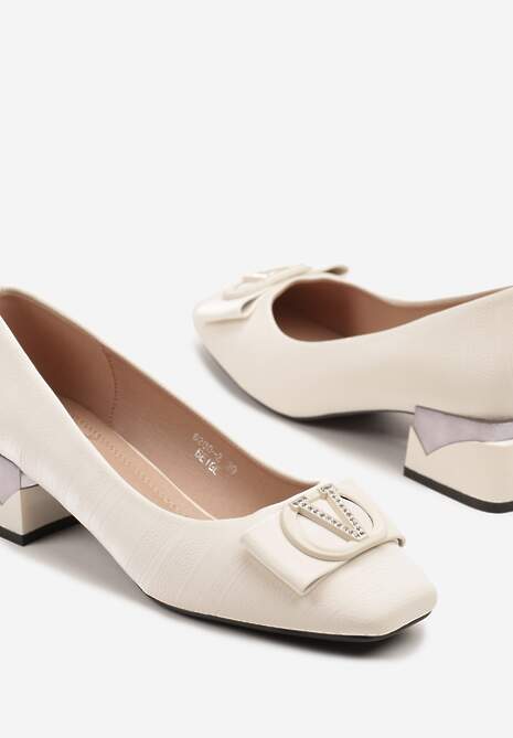 Beżowe Czółenka na Geometrycznym Obcasie z Metaliczną Aplikacją i Kokardą Saniessa