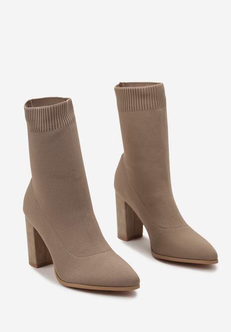 Ciemnobeżowe Dopasowane Botki na Słupku ze Skarpetkową Cholewką Elarana