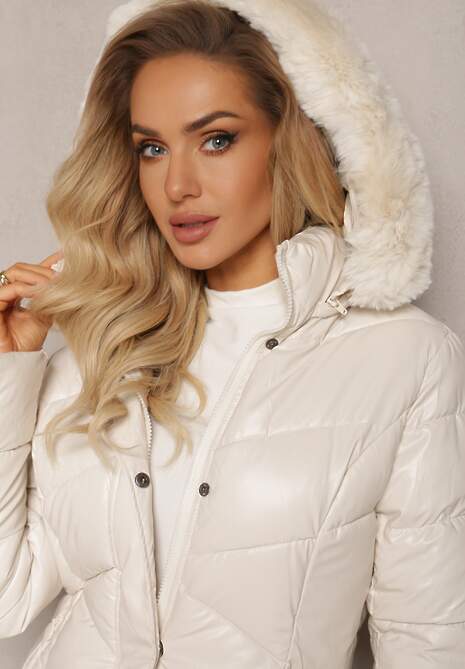 Jasnobeżowa Pikowana Kurtka z Odpinanym Kapturem i Ozdobnym Futerkiem Ainoa