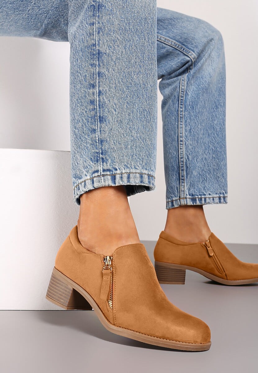 Brązowe Półbuty na Słupku z Niską Cholewką Ozdobioną Suwakiem Ansolee