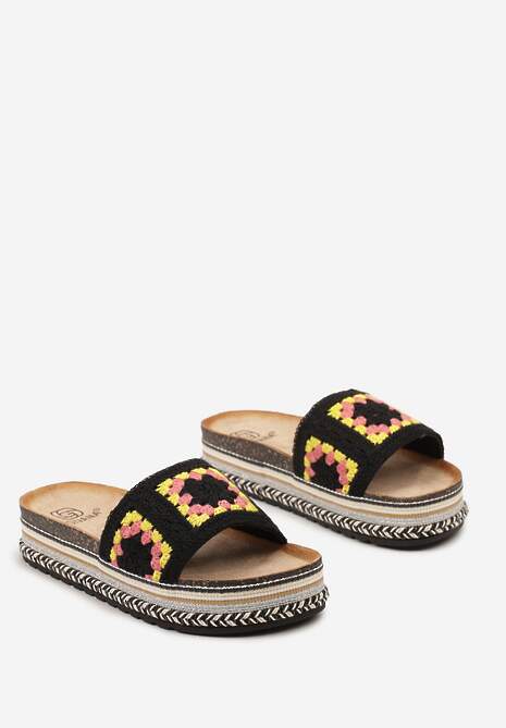 Czarne Klapki Ozdobione Metaliczną Nitką na Platformie Vabia