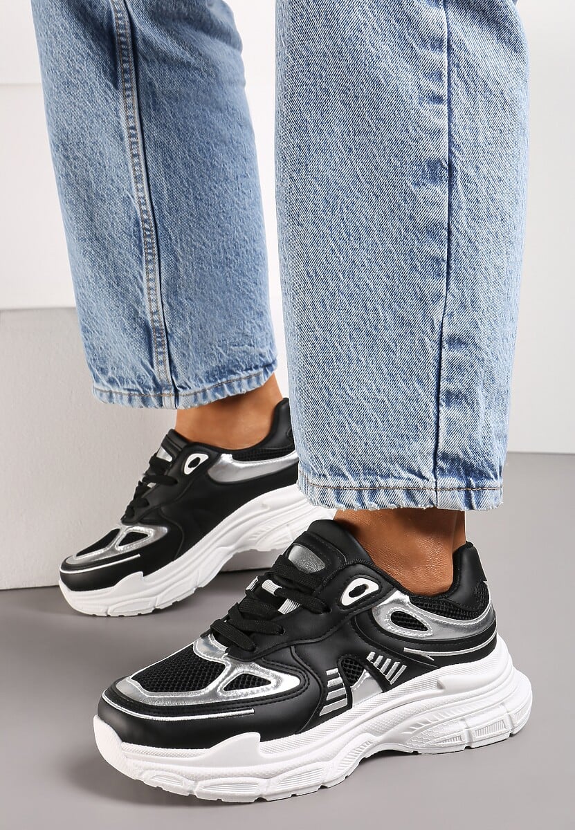 Czarne Sneakersy na Tłoczonej Podeszwie z Ozdobnymi Wstawkami Lanevi
