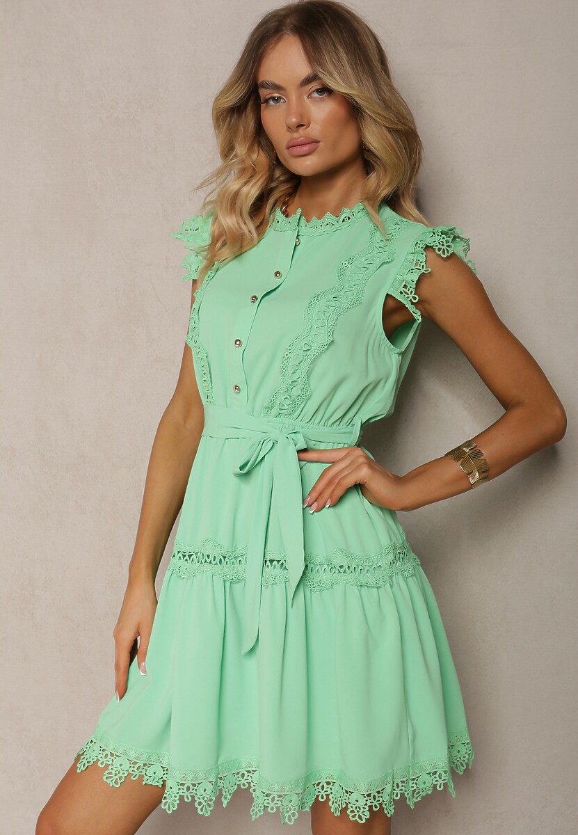 Zielona Sukienka Rozkloszowana z Wiązanym Paskiem i Koronką Oninka