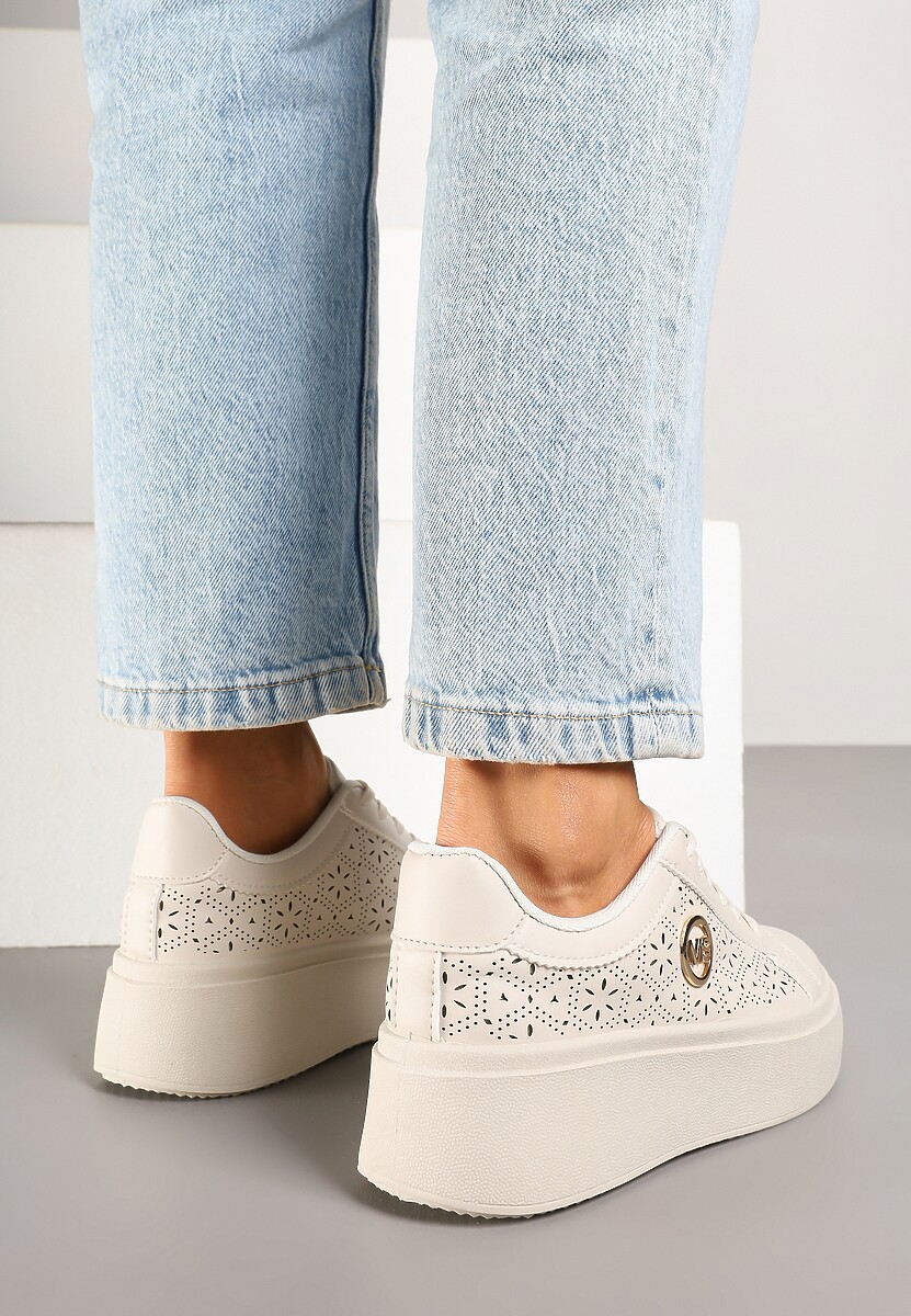 Jasnobeżowe Sneakersy na Platformie z Ażurowym Zdobieniem i Aplikacją Dalirnna