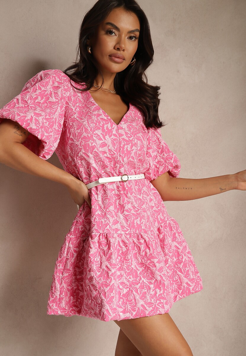 Różowa Trapezowa Sukienka z Rękawkami w Gumkę i z Falbanką na Dole Ninatiela