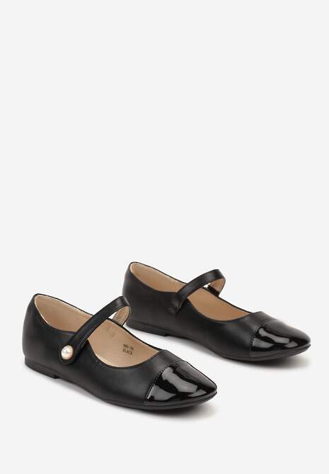 Czarne Balerinki na Płaskiej Podeszwie z Lakierowanym Noskiem i Ozdobnym Paskiem na Rzep Saivea