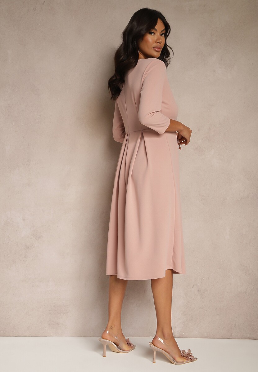 Jasnoróżowa Sukienka o Rozkloszowanym Kroju z Rękawem Długości 3/4 Nomini
