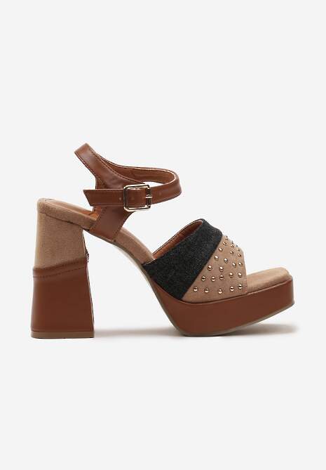 Ciemnobeżowe Sandały Zapinane wokół Kostki na Wysokim Słupku i Platformie z Nitami Trasiaga