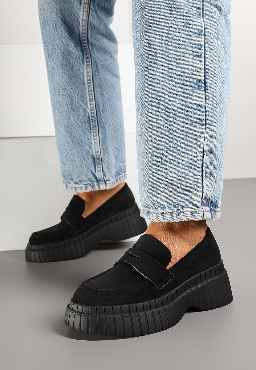 Czarne Mokasyny na Platformie z Tłoczeniem Ozdobione Paskiem Fonirea