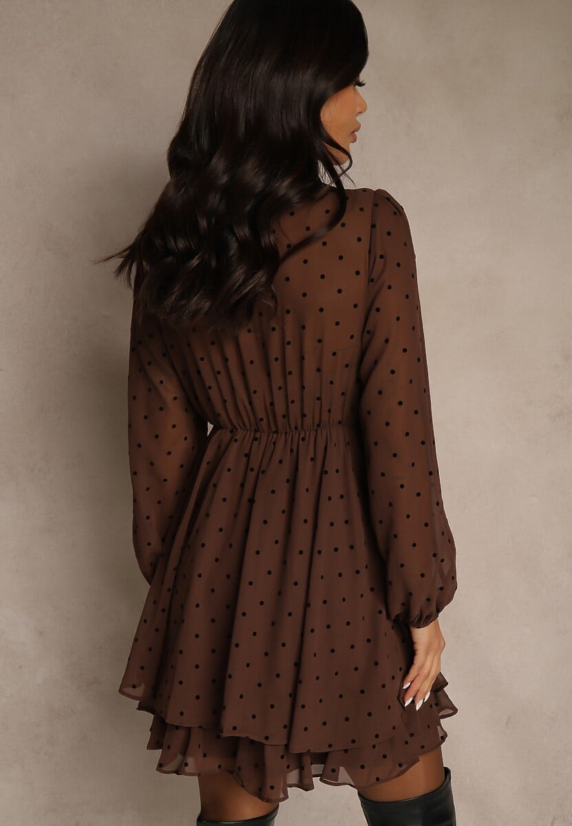 Ciemnobrązowa Rozkloszowana Sukienka w Kropki Ozdobiona Marszczeniem Liserra
