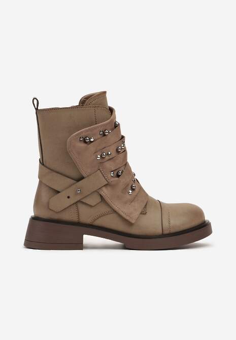 Ciemnobeżowe Botki w Streetwearowym Stylu Ozdobione Nitami i Naszywką Lirelina