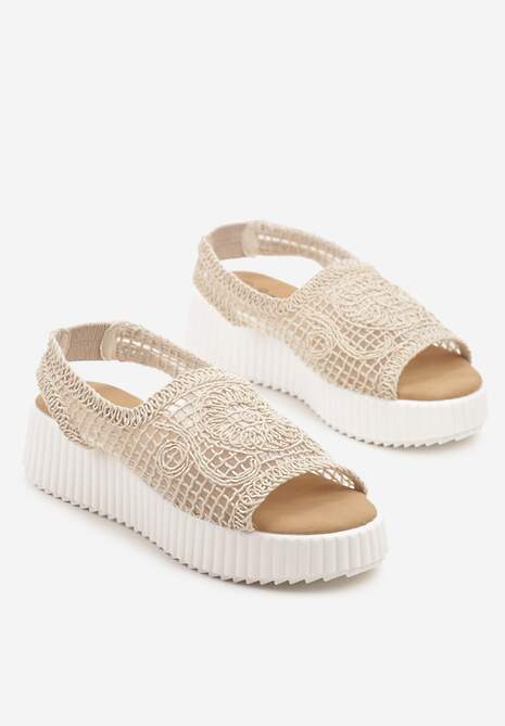 Beżowe Ażurowe Sandały na Grubej Podeszwie z Tłoczeniami Tanarila