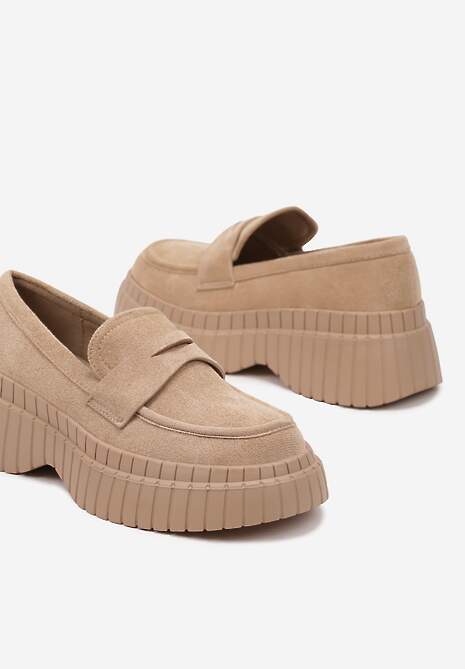 Ciemnobeżowe Mokasyny na Platformie z Tłoczeniem Ozdobione Paskiem Fonirea
