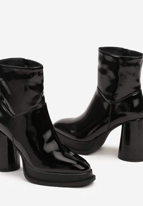 Czarne Lakierowane Botki na Okrągłym Obcasie o Dopasowanym Fasonie Taithia