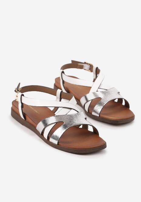 Białe Sandały z Przeplatanymi Paskami i Metalicznym Zdobieniem Pasirela
