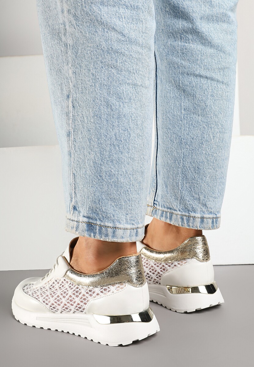 Białe Sneakersy z Ażurowym Zdobieniem i Metalicznymi Wstawkami Sesovienna