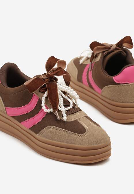 Brązowe Sneakersy Tenisówki na Tłoczonej Platformie Ozdobione Perłami Ashinne