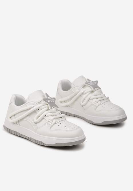 Białe Sneakersy z Grubymi Sznurowadłami i Naszywką w Kształcie Gwiazdki Alesine