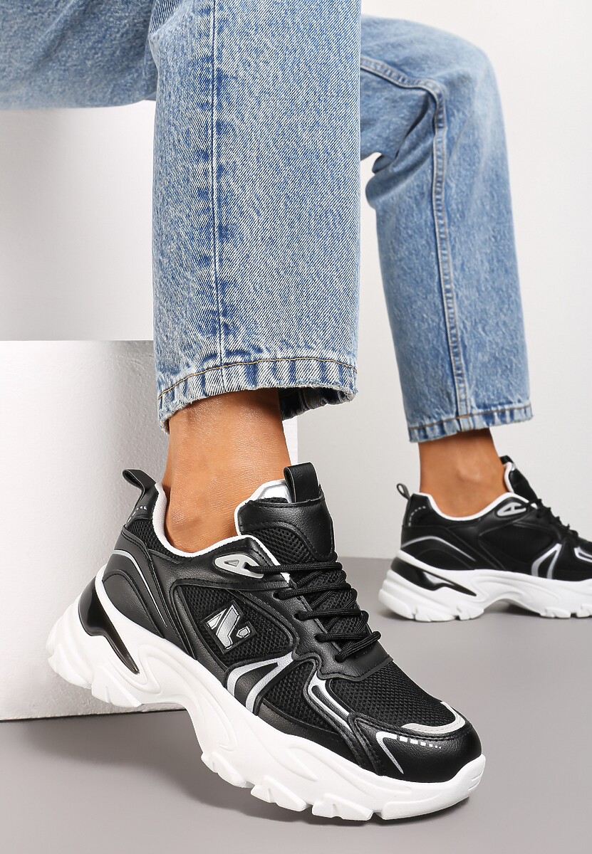 Czarne Sznurowane Sneakersy z Siateczką i Wycięciami Solenare