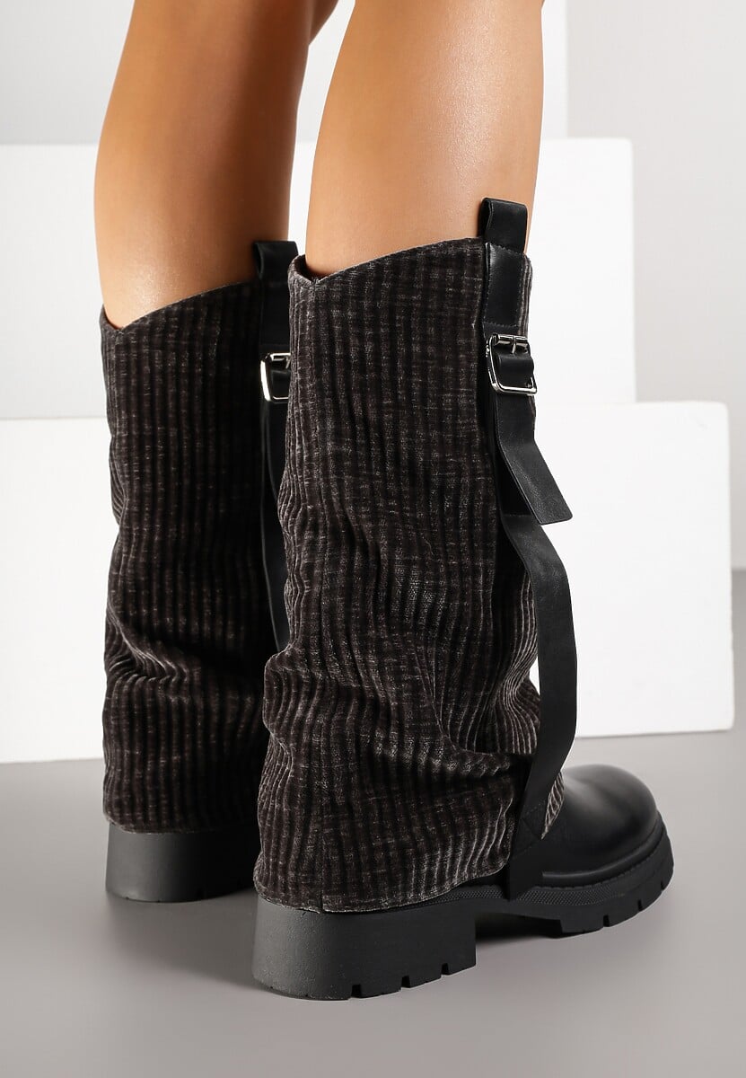 Czarne Botki z Wywiniętą Cholewką Sztruksową i Paskiem z Klamrą Zalorra