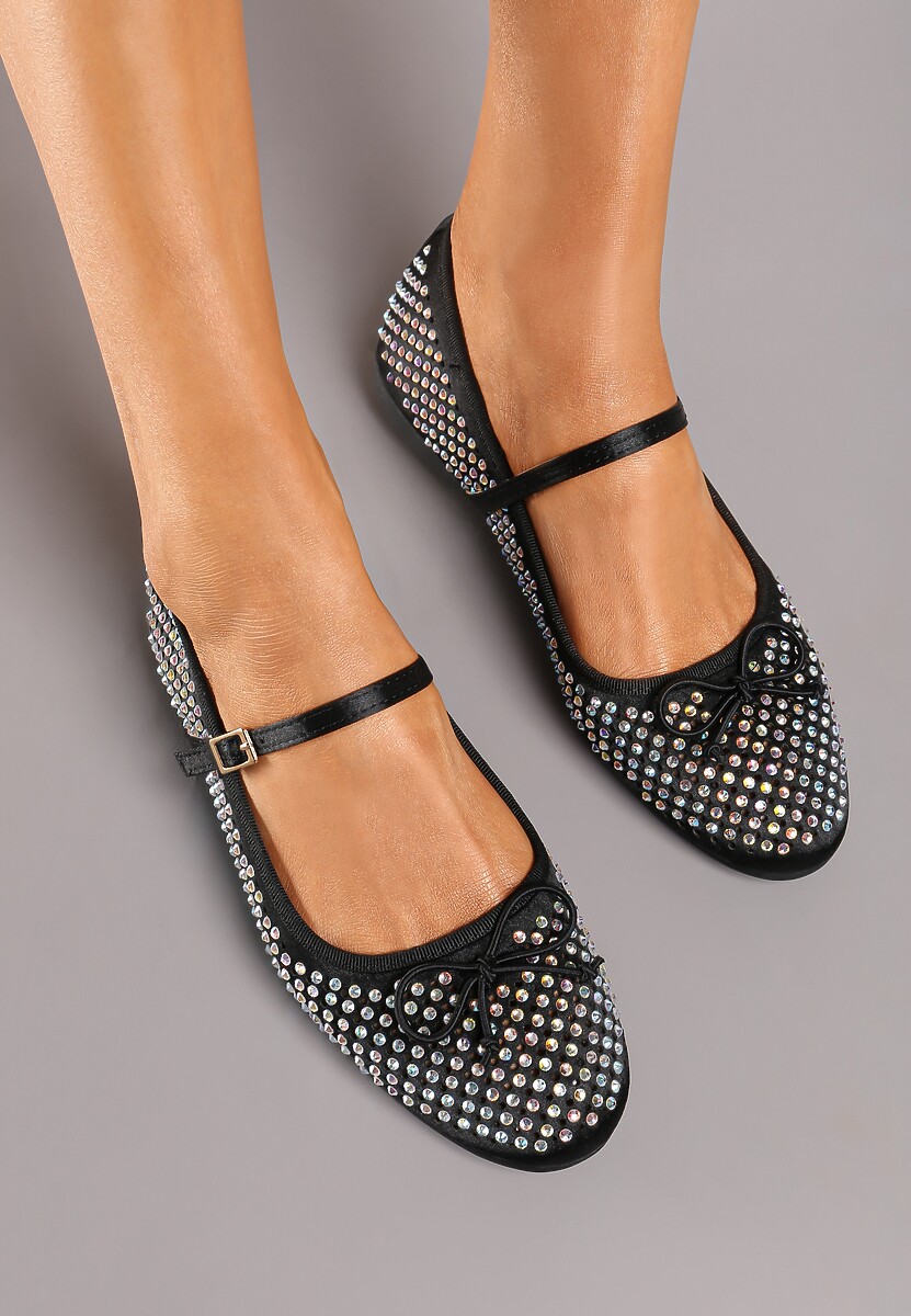 Czarne Balerinki z Klamerką i Ażurową Cholewką Morakate