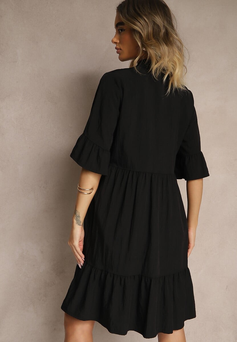 Czarna Rozkloszowana Sukienka z Wiskozą i Falbanami Eviranna