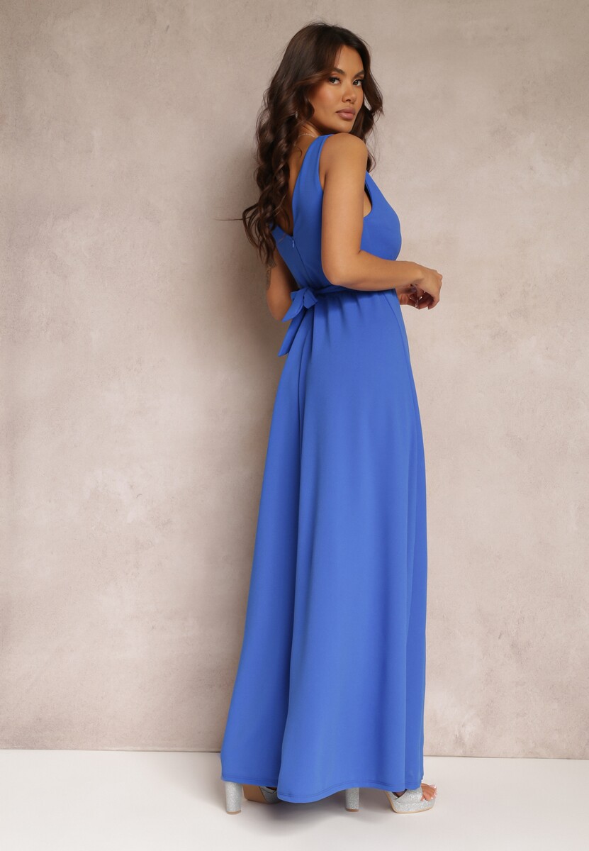 Niebieska Rozkloszowana Sukienka z Wycięciem i Paskiem w Cyrkonie Elineta