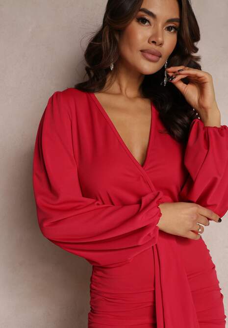 Czerwona Marszczona Sukienka z Bufiastymi Rękawami i Kokardką Minellos