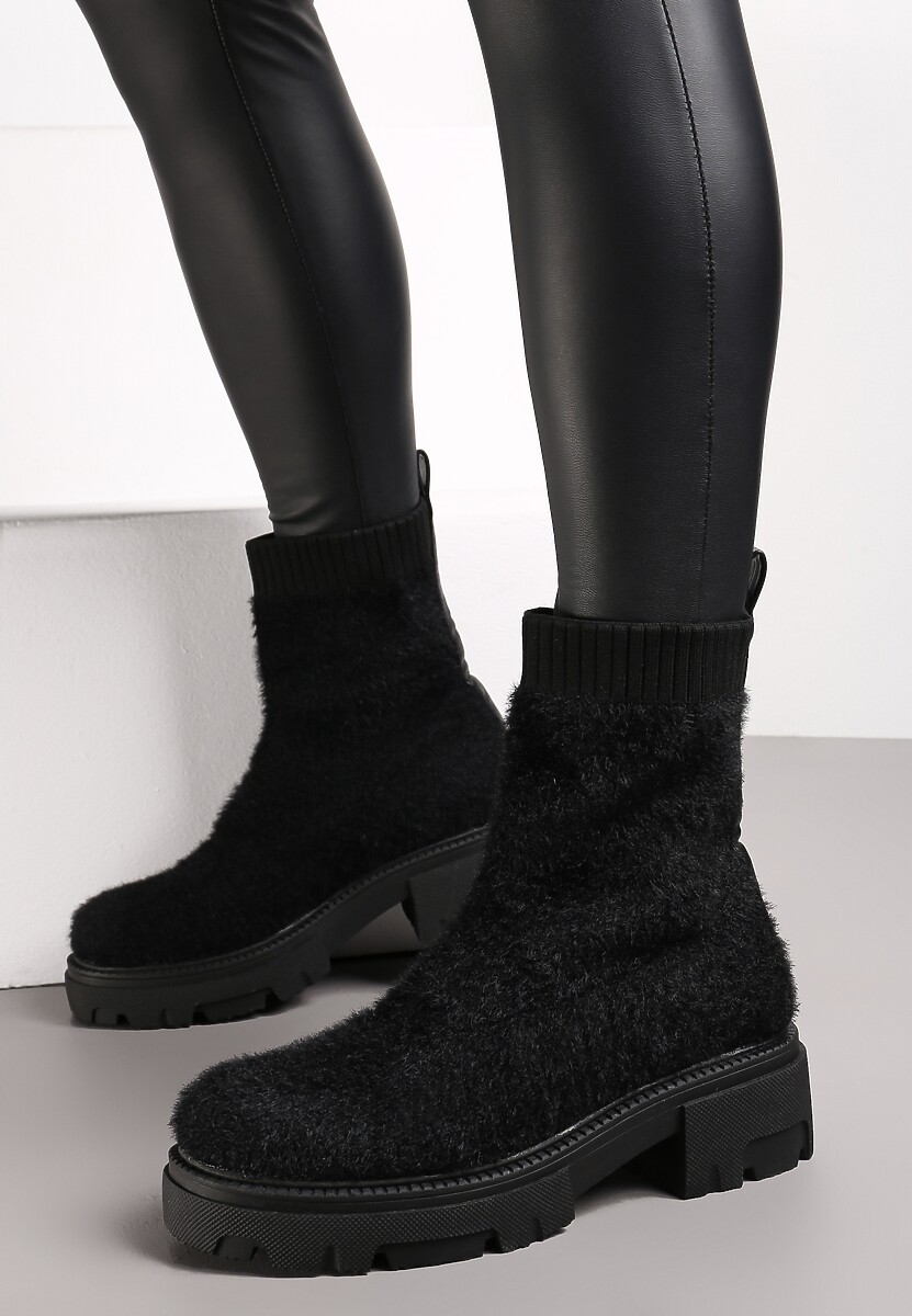 Czarne Botki na Grubej Podeszwie z Elastyczną Cholewką Kirel