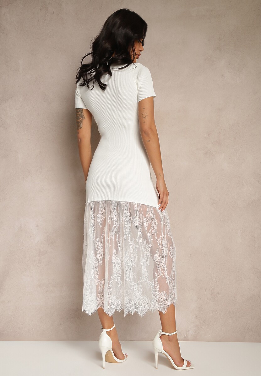 Biała Sukienka Prążkowana Ozdobiona Koronką Lorzedi
